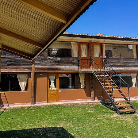 Light Wood Hotel Calca Exterior foto