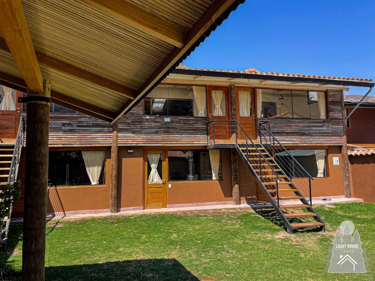 Light Wood Hotel Calca Exterior foto