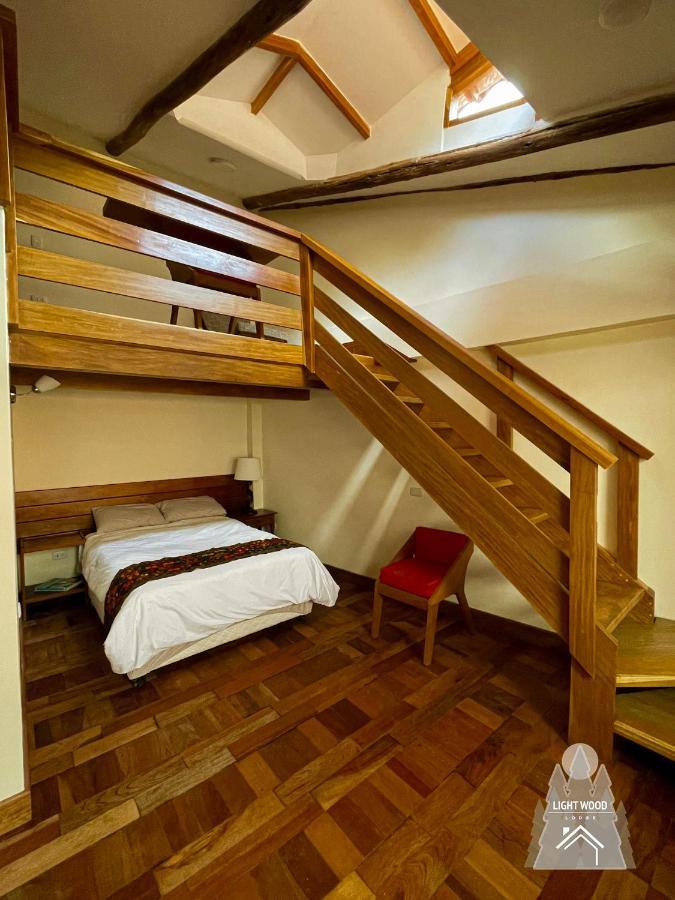 Light Wood Hotel Calca Exterior foto