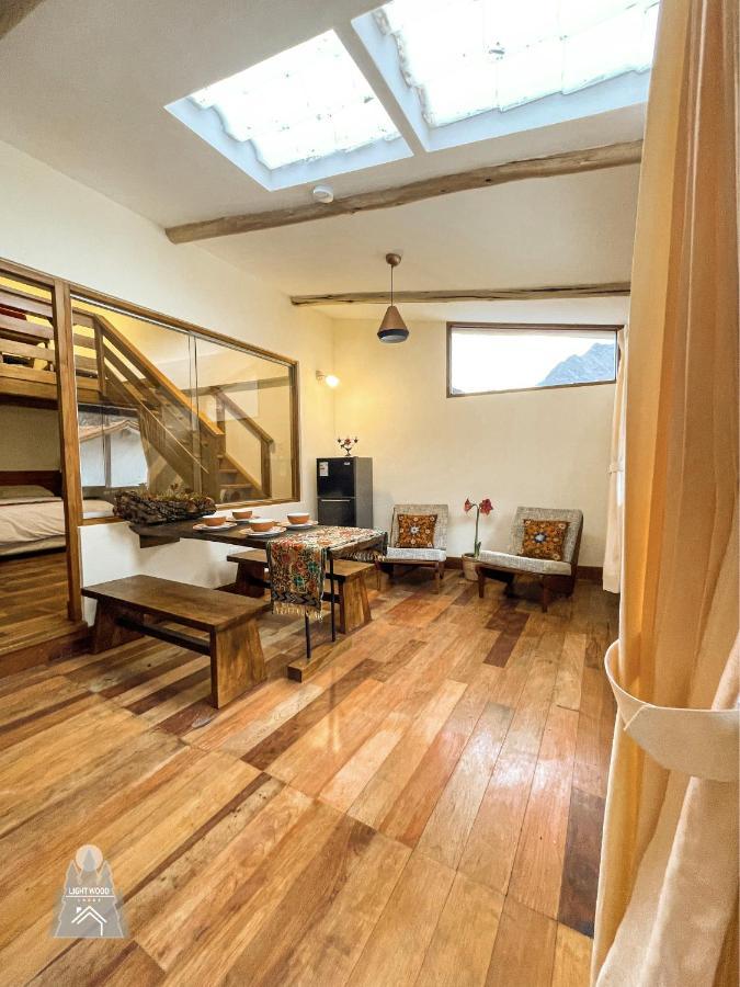 Light Wood Hotel Calca Exterior foto